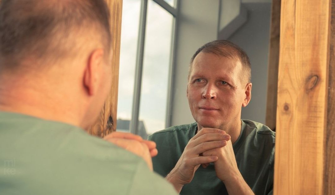 Cómo Dejar de Buscar Aprobación y Aumentar Tu Confianza